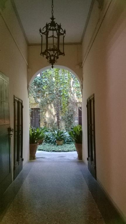 Apartment The Frog's Hideaway Bologna
